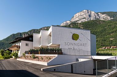 Hotel Garni Sonngart 3 Sterne Andrian, Bozen & Umgebung, Südtirol, Bikehotel - Rennrad Hotel Garni Sonngart 3 Sterne Andrian, Bozen & Umgebung, Südtirol, Bikehotel - Rennrad