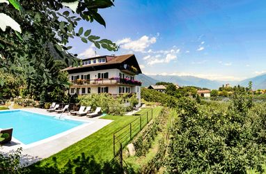 Landhaus BirkenhofVöllan, Lana, Südtirol, Panoramahotel Landhaus BirkenhofVöllan, Lana, Südtirol, Panoramahotel